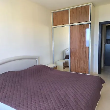 - Garden Of Eden Apartment *